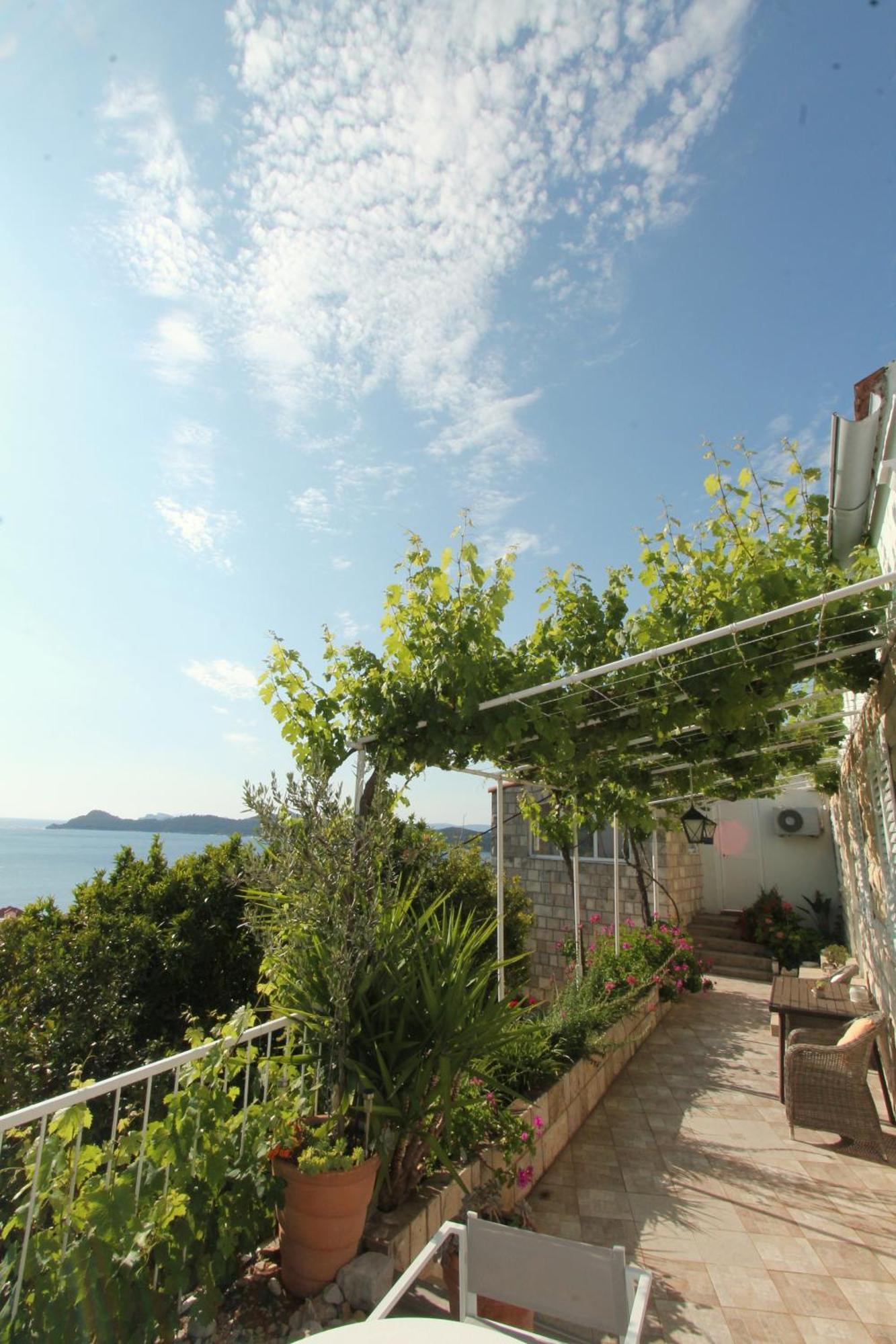 Apartments Cervelin Lopud Exterior photo
